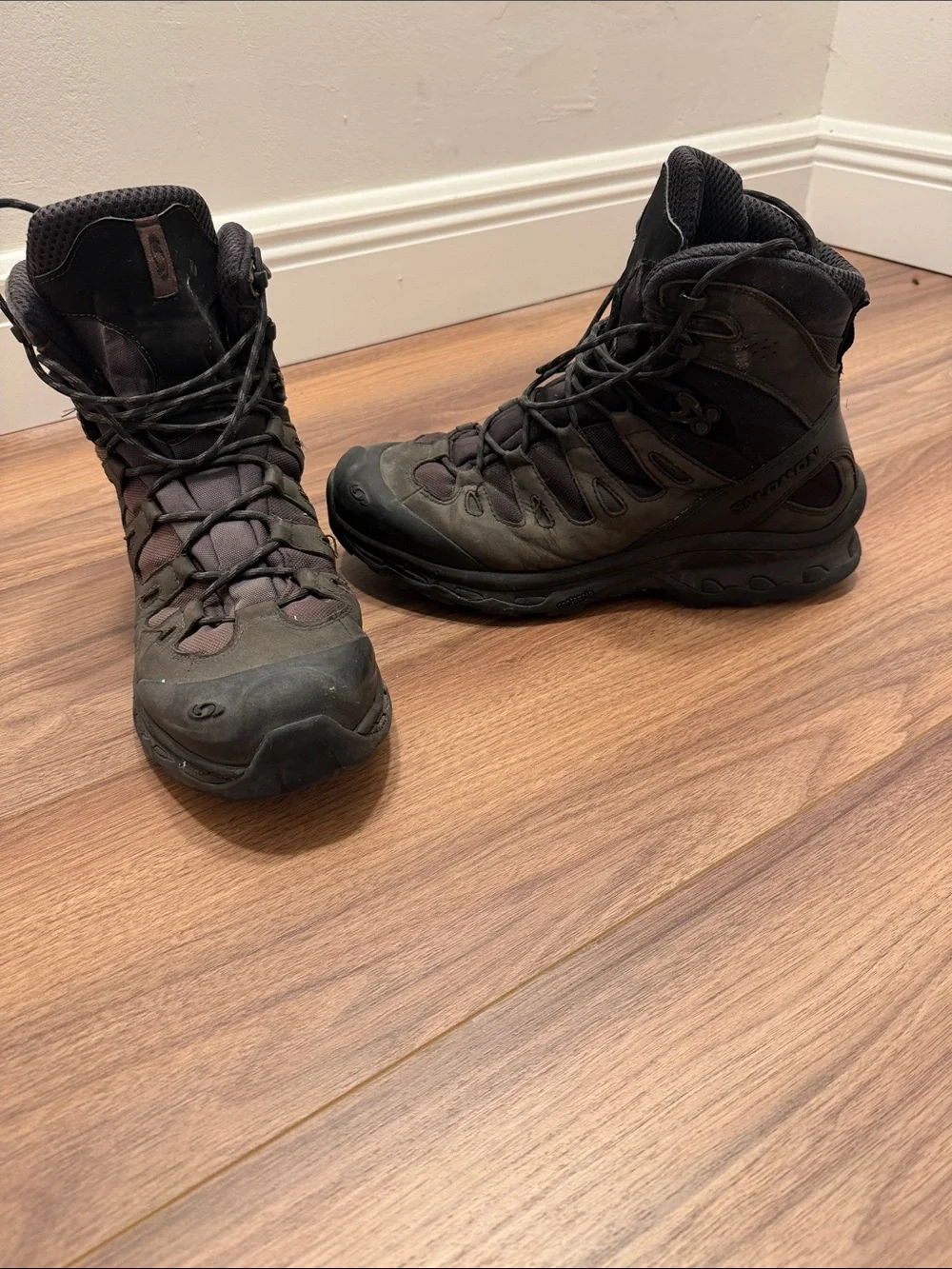 Salomon Men's Black and Brown Trail Boots
